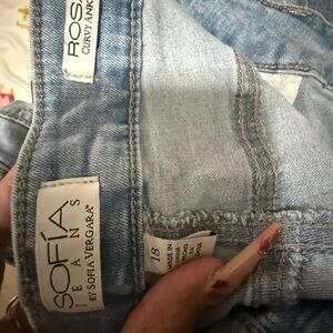 Sofia by Sofia Vergara Light Blue Ankle Jeans